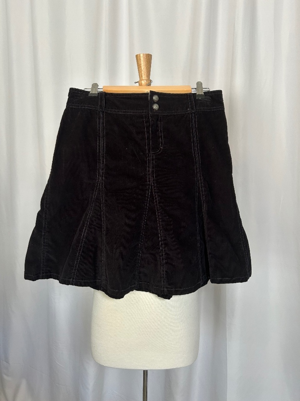 ATHLETA BLACK CORDUROY A-LINE SKIRT - SIZE 8